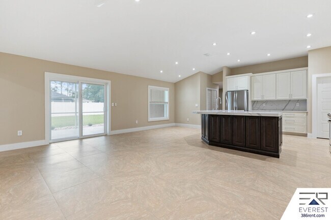 Building Photo - 1 Zaftig Ct