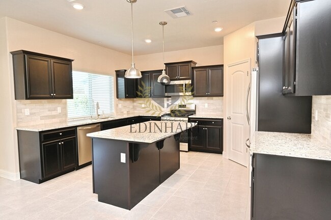 Building Photo - 645 Blue Oak Lane W