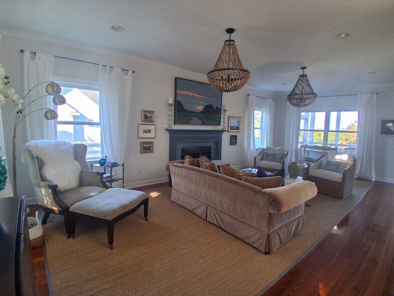 Building Photo - 12 Seahorse Ct