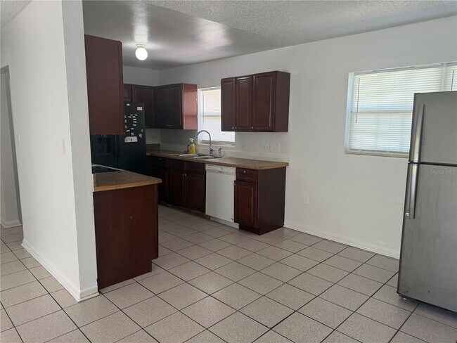 Building Photo - 6241 Balboa Dr