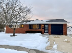 Building Photo - 9768 Lincoln Ct