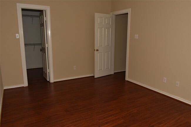 Building Photo - 26307 Meadow Dawn Ln