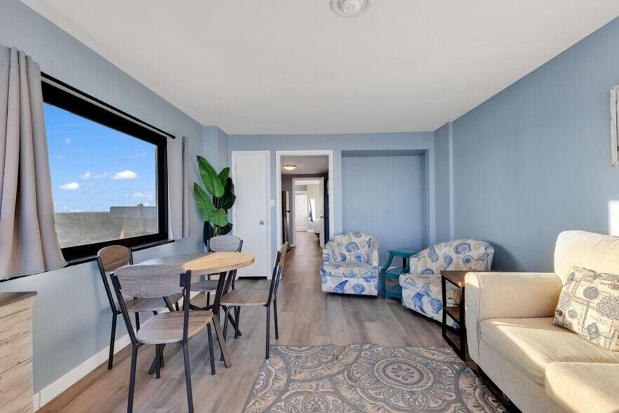 Building Photo - 2406 N Ocean Blvd