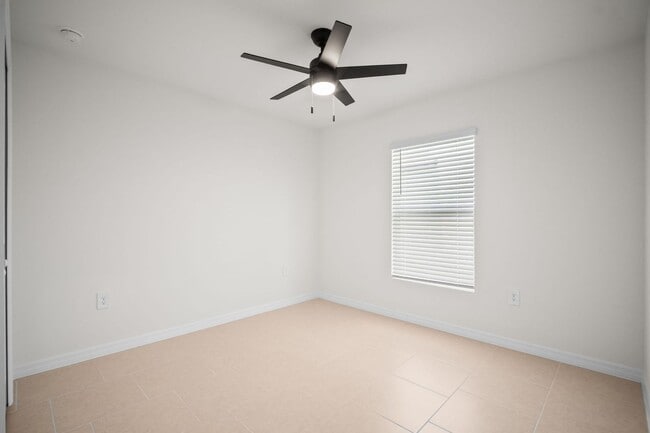 Building Photo - 17633 Paradiso Wy