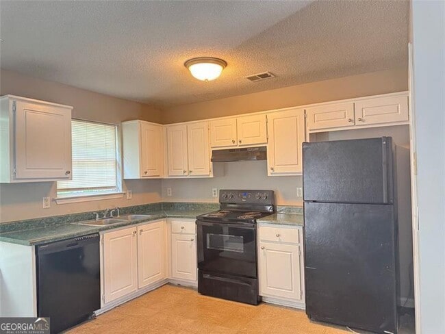 Building Photo - 4044 Robin Cir