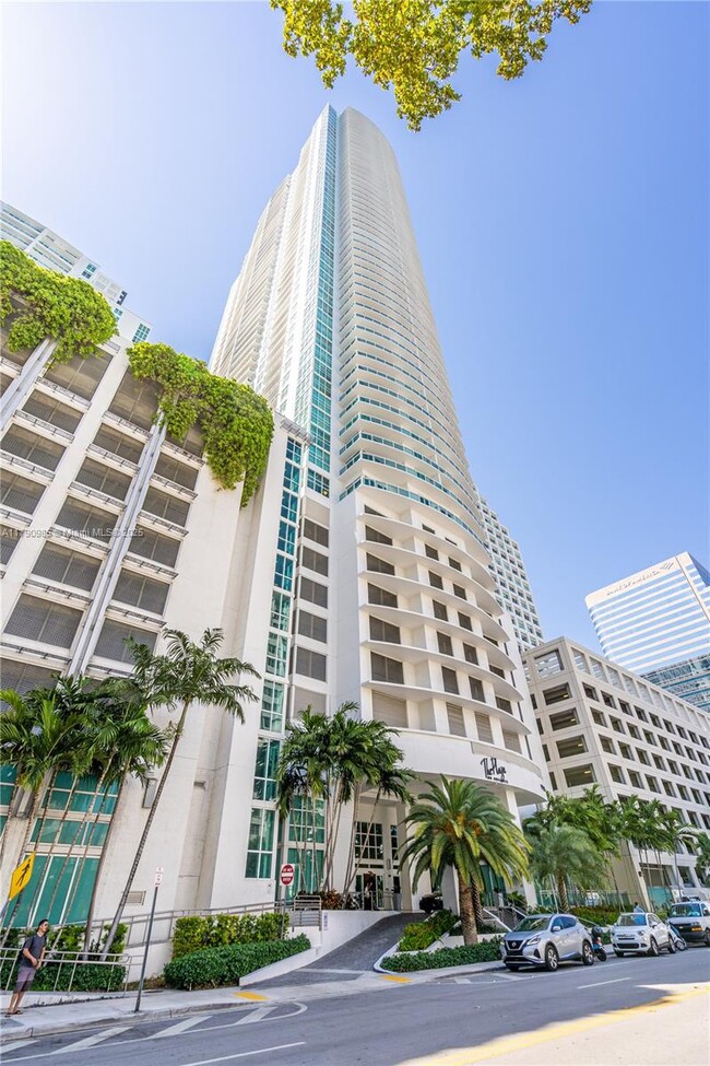Building Photo - 950 Brickell Bay Dr