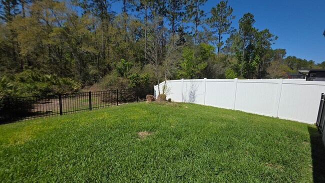 Building Photo - New Home in Sawmill Creek 3 Bedroom 3 Bath home with Office/Den and Screened Patio