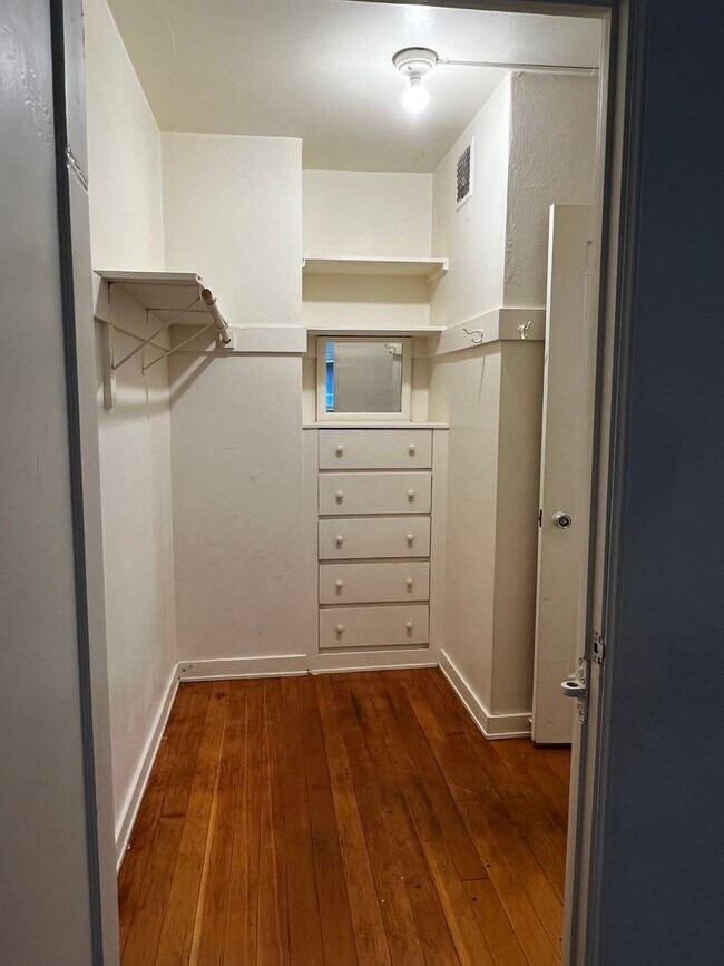 Interior Photo - Conrad