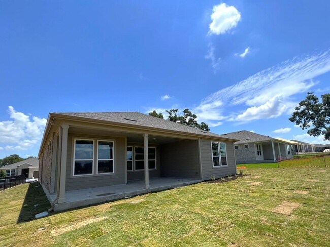 Building Photo - 106 Middle Crk Rd