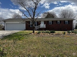 Building Photo - Maryville 37803 - 3 bedroom, 1.5 bath home...