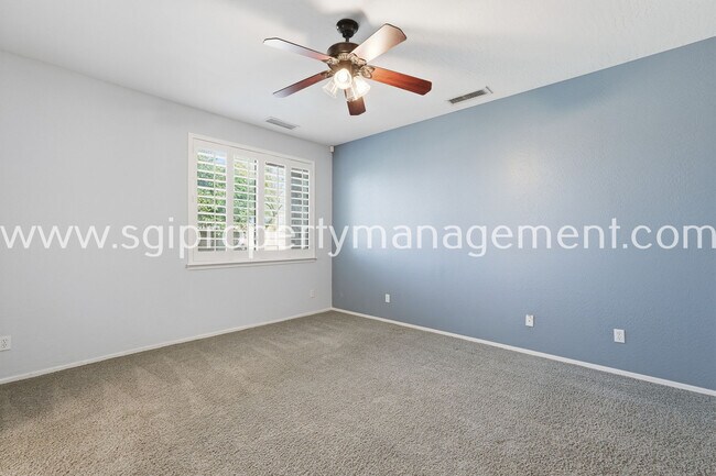 Building Photo - 12442 N 82nd Ln