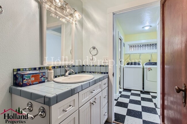 Building Photo - Charming Hillsboro Retreat: Cozy Single-Level Home with Greenhouse & Kids' Clubhouse!