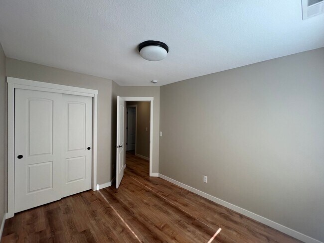 Building Photo - Recently Renovated! Spacious 3 Bedroom Home with Fenced Yard, Patio, and 2-Car Garage With Move I...