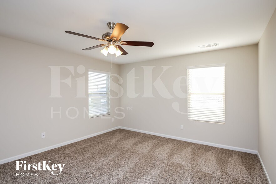 Building Photo - 73 Maple Brook Dr