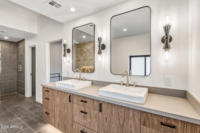 Building Photo - 9046 N 28th St