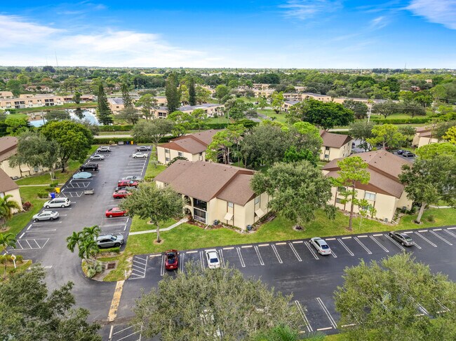 Building Photo - 112 Lake Pine Cir