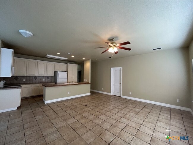 Building Photo - 3049 Pine Valley Dr