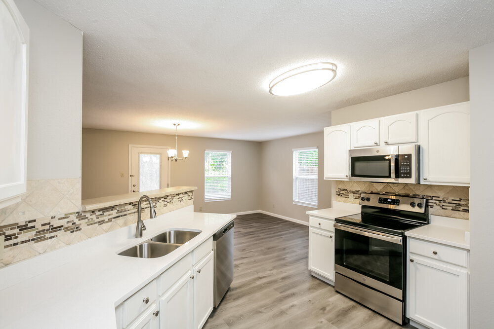Building Photo - 6336 Alonzo Dr