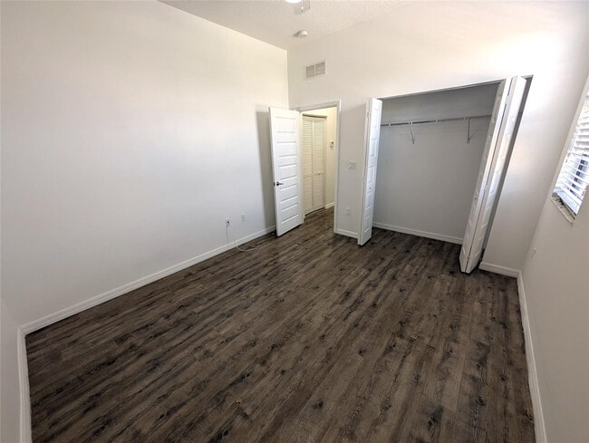 Building Photo - 19117 NE 8th Ct