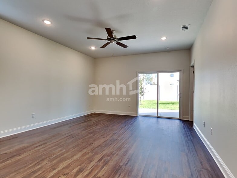 Building Photo - 67 Elcano Ln
