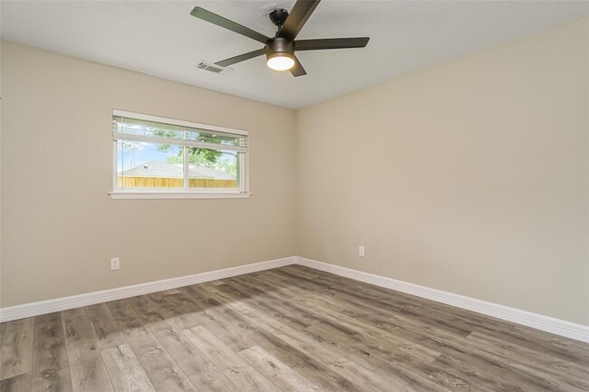 Building Photo - 16110 Reseda Cir