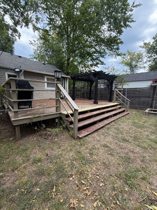 Building Photo - 2 bed/1 bath Norman Cottage