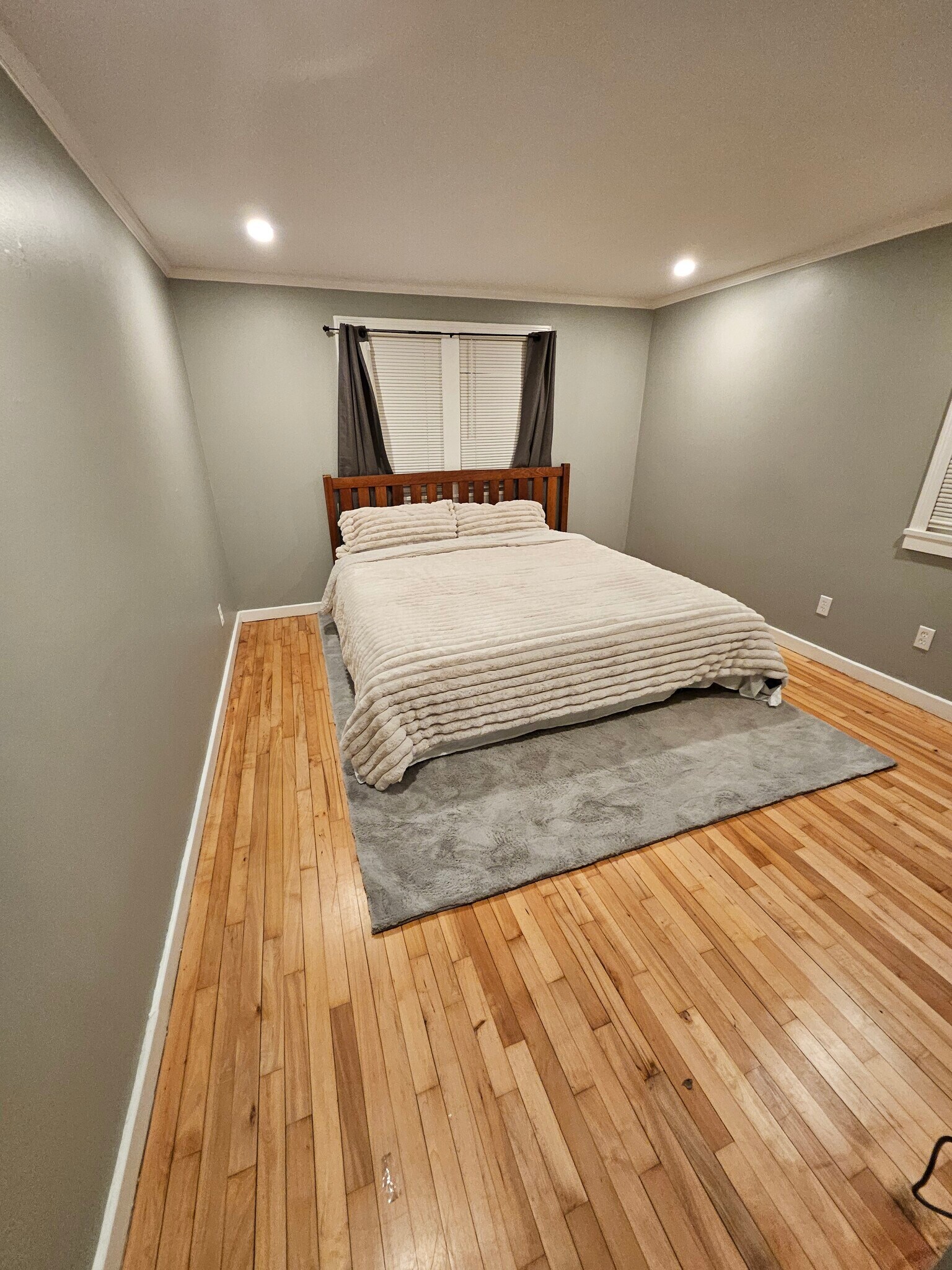 Building Photo - 121 Southview Ter