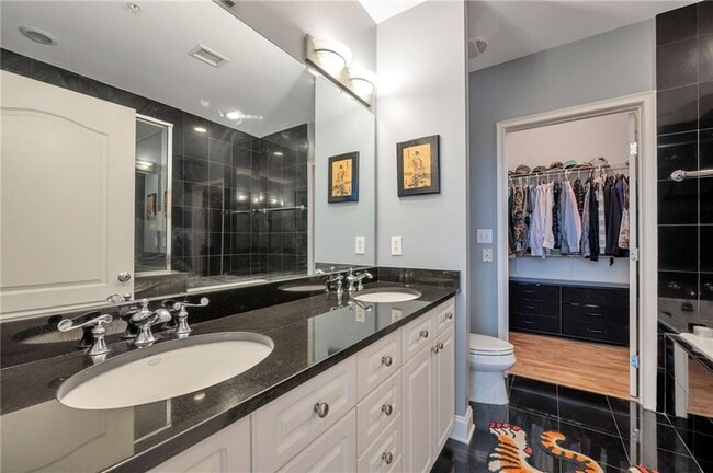 Building Photo - 2828 Peachtree Rd NW