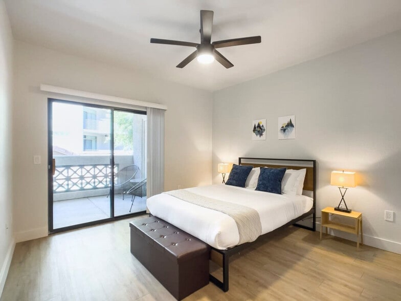 Building Photo - 14201 N 70th Way