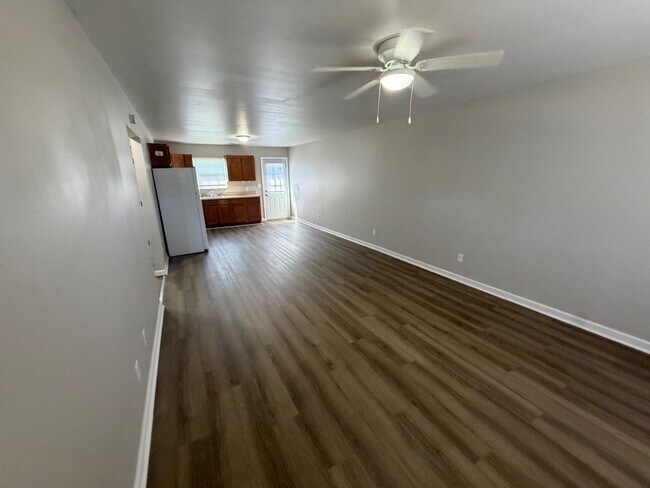 Building Photo - 634 Veterans Dr