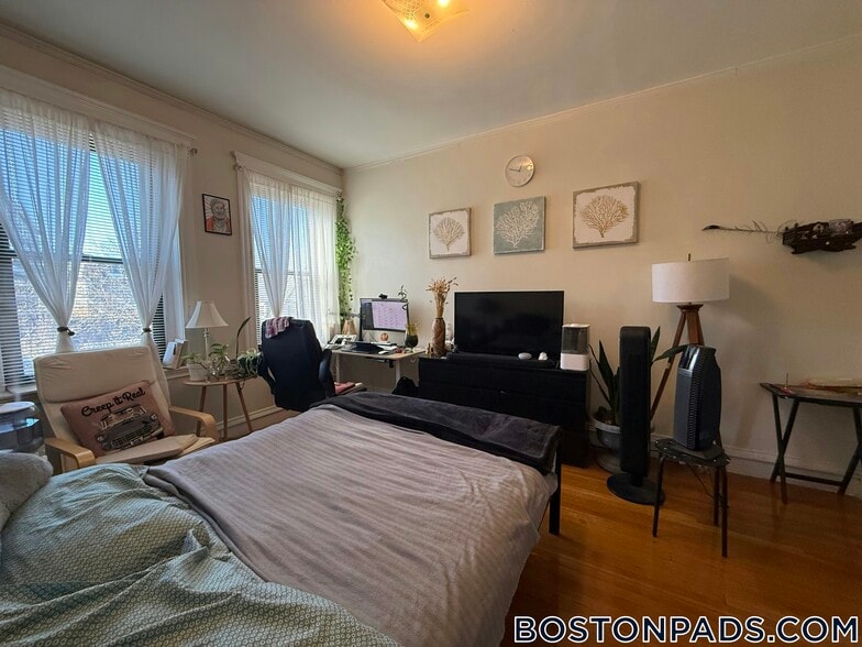 Building Photo - 17-19 Washington St.