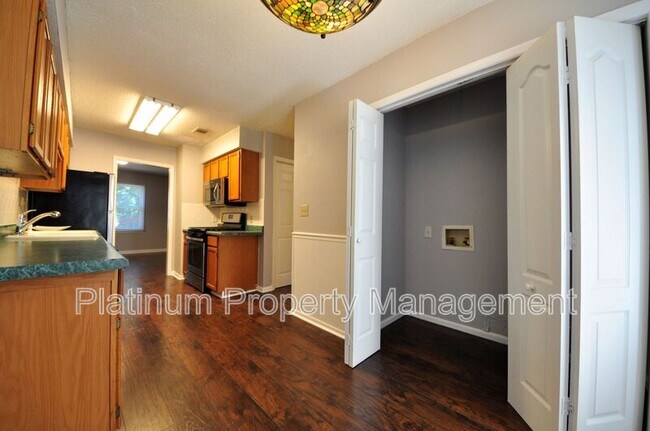 Building Photo - 232 Hembree Park Terrace
