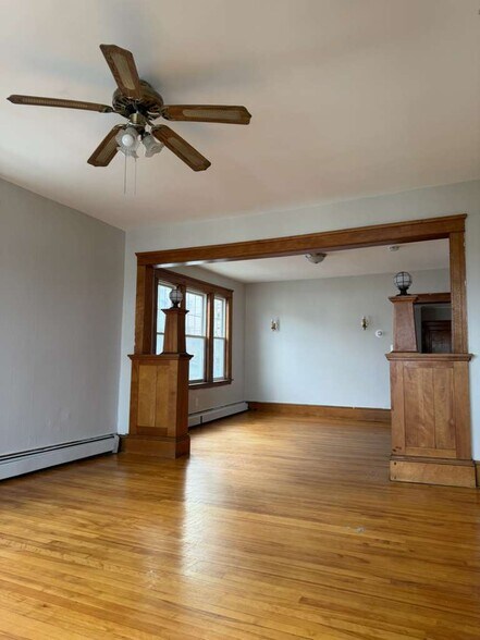 Building Photo - 7 View St