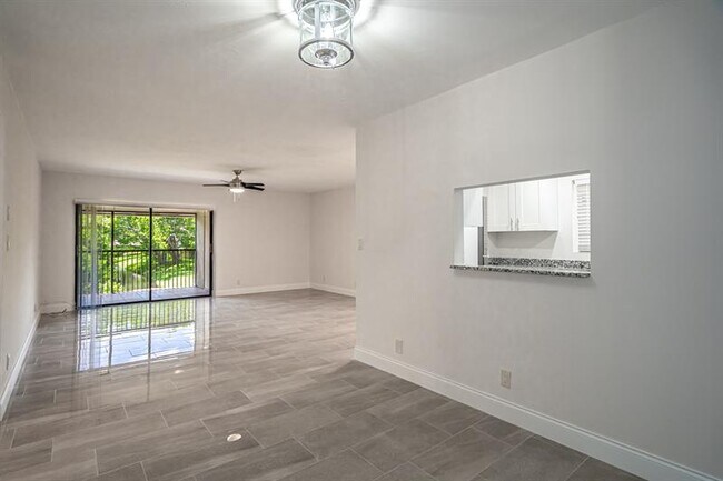 Building Photo - 183 Deer Creek Blvd