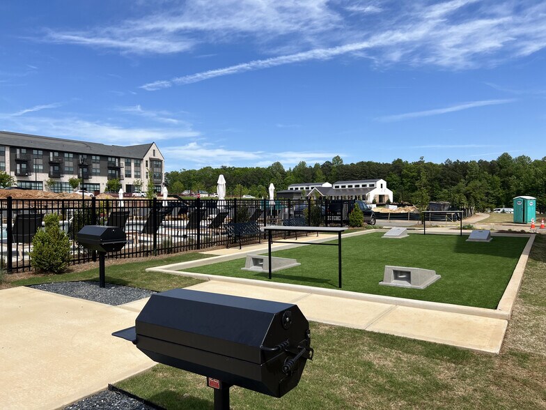 Building Photo - 1245 Willowcrest Way