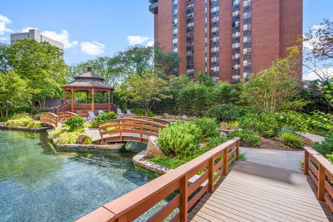 Building Photo - 4 Martine Ave