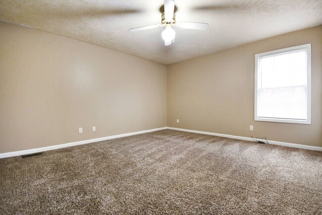 Building Photo - Pet Friendly Two Bedroom!