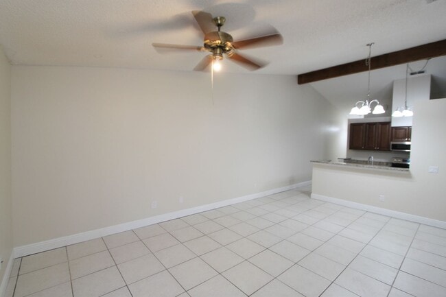 Building Photo - Charming 3 Bedroom, 2 Bathroom Home in Win...