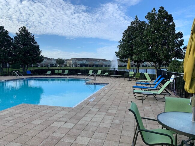 Building Photo - 6852 Woody Vine Dr