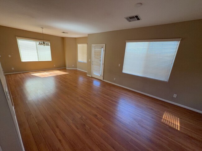 Building Photo - Gated community in Southern Highlands!