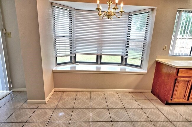 Building Photo - 9206 Prairie Trails Dr