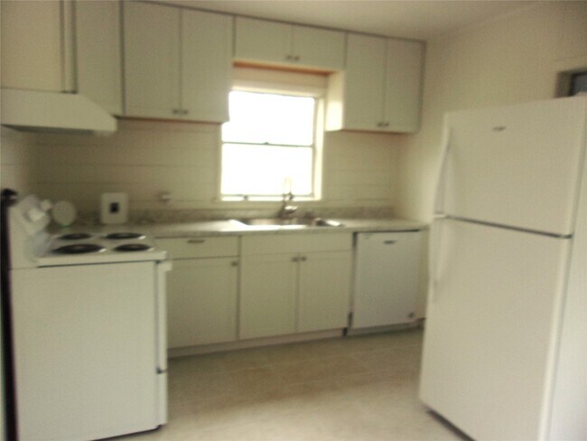 Building Photo - 1539 Jerrell Coffee Rd