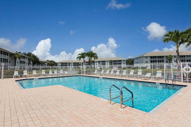 Building Photo - Peaceful Preserve-View Condo in Gated Blue Heron