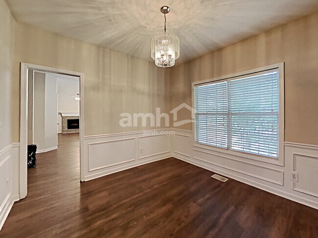 Building Photo - 2687 McGuire Dr NW