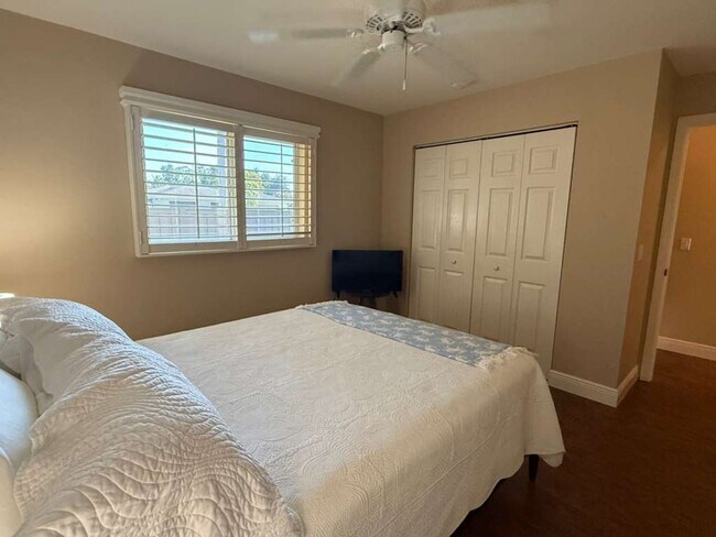 Building Photo - 4BR / 2BA Pool Home Near the Beach – Bonita Springs, FL