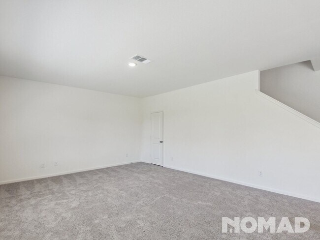 Building Photo - 4 Bedroom Single Family Home in Crowley