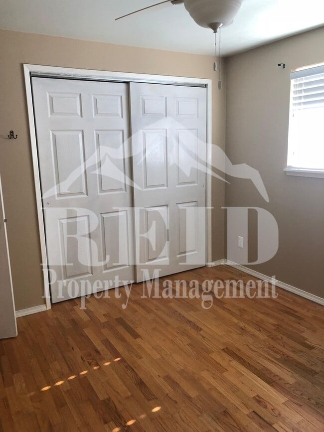 Building Photo - Central Kitsap Rambler 3 Bed 1.5 Bath 2 car garage