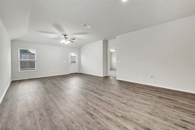 Building Photo - 4351 Stuebner Hl Dr