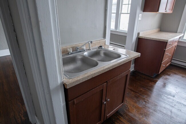 Building Photo - 501-503 W Norman