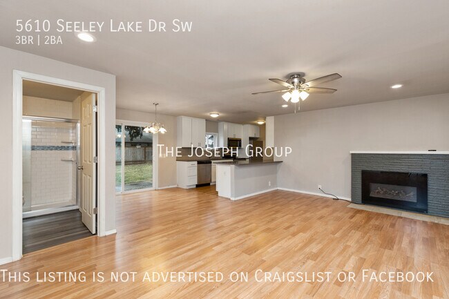 Building Photo - Beautifully updated 3 bed/2 bath in Lakewood!